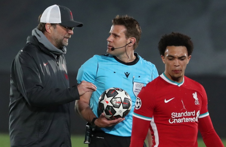 每体：瓜迪奥拉本周一现身巴塞罗那，受邀参加一场新书发布会