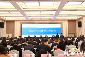 足协杯官方发布决赛纪念产品：纪念徽章38元，围巾58元