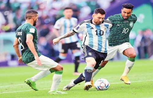 大谷翔平在 2024 年道奇加盟记者会上全程展示流利英语，展现国际巨星风采